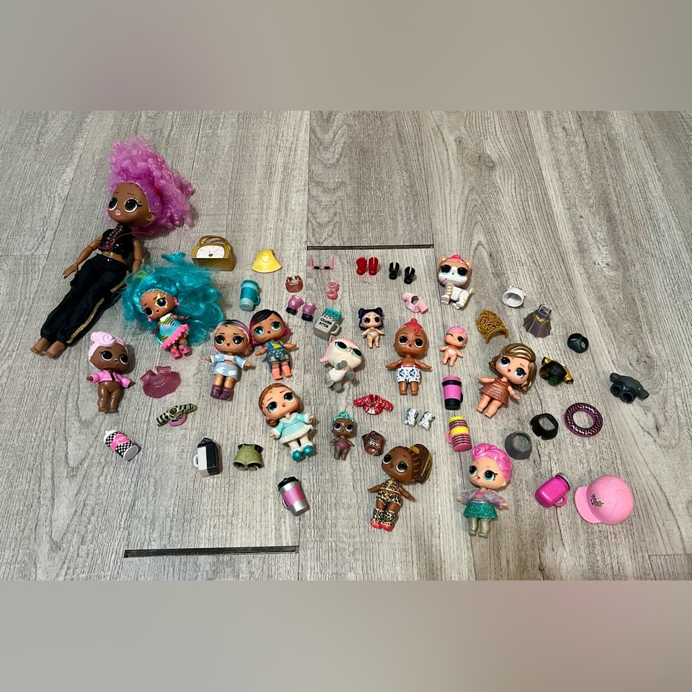 SUPER CUTE! bundle of LOL dolls and accessories